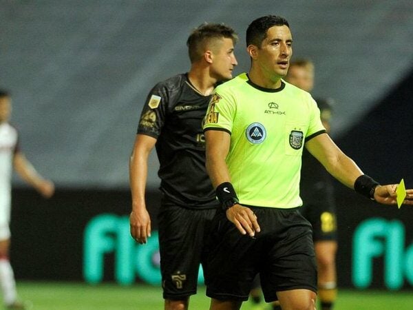 Racing árbitro Boca