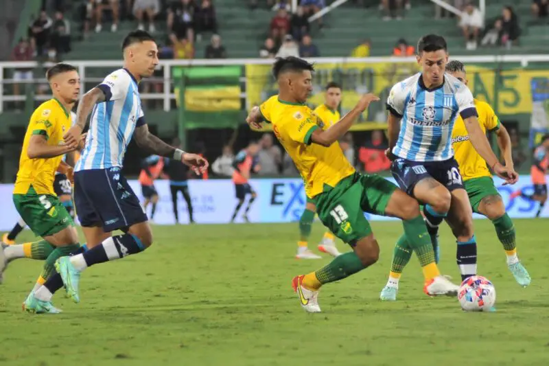 Racing, Defensa.