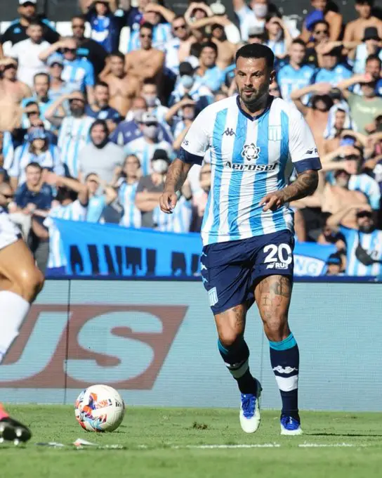 Cardona y Chancalay pelean por un lugar en Racing - Talleres