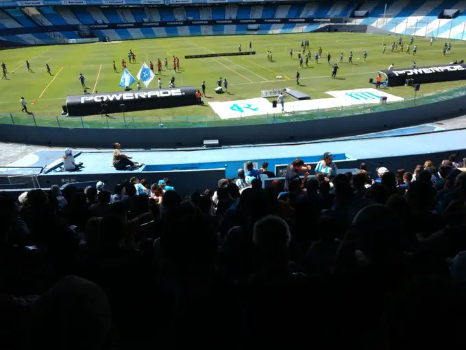 Racing presentación refuerzos