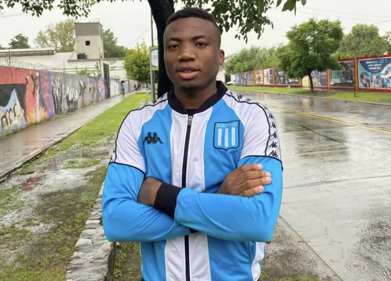 Racing Chima delantero nigeriano 