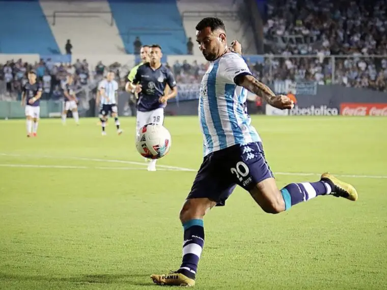 ¿Vuelve Cardona en Racing por Copa Argentina?