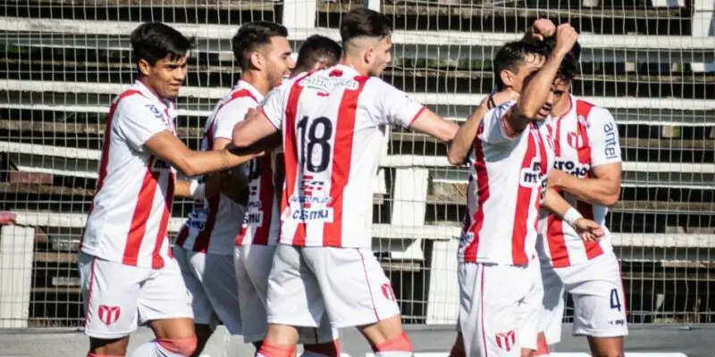 Racing festejó la derrota de Cuiabá en la Copa Sudamericana