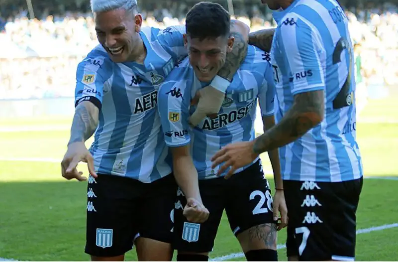 Racing Copetti goleador Gago