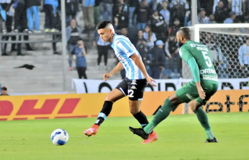 Alcaraz gol clave en Racing