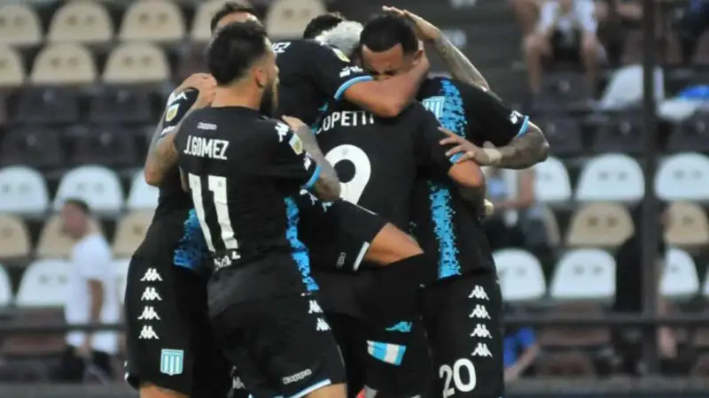 El festeo de gol cardona en Racing Platense