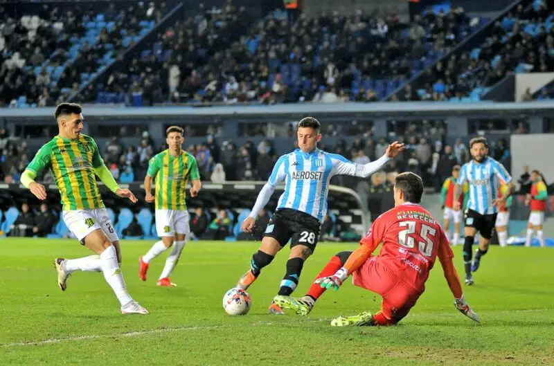 Chancalay tiene buenos números en Racing y quiere romperla ante Independiente