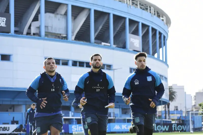 Vecchio listo para jugar en Racing contra Vélez