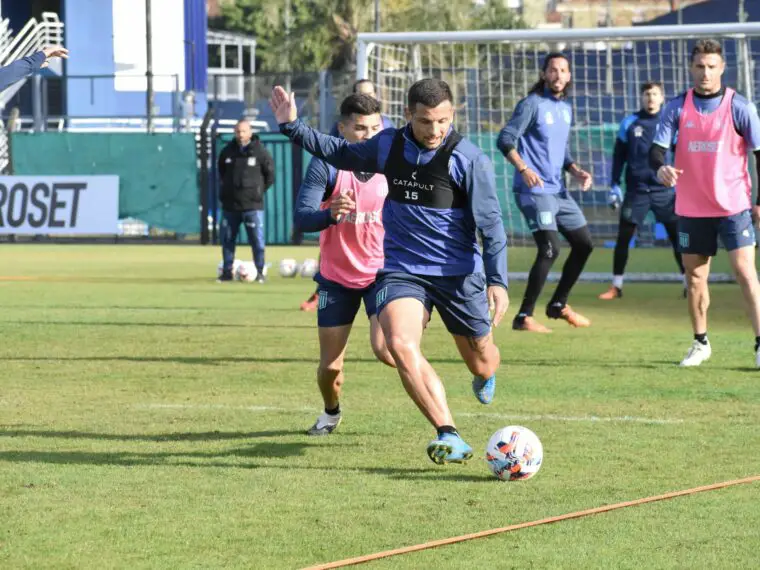 Vecchio convocado en Racing ante Vélez