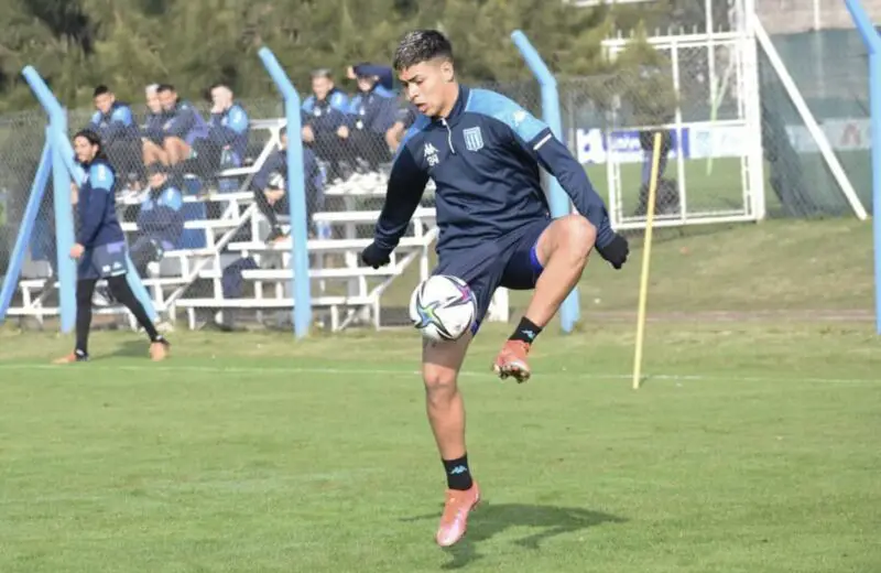 Racing Meaurio pibe Primera