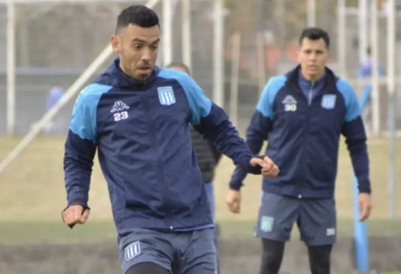 Racing y un refuerzo por Nery Domínguez