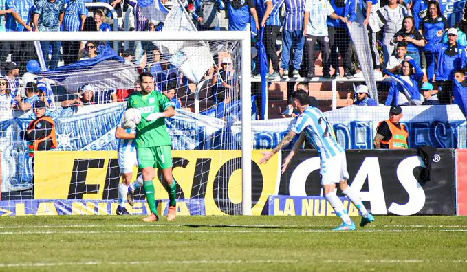 Antes de Central Córdoba, Racing tuvo sus hinchas ante Godoy Cruz