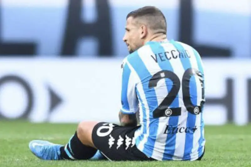 La vuelta de Vecchio en Racing tras la lesión en el clásico