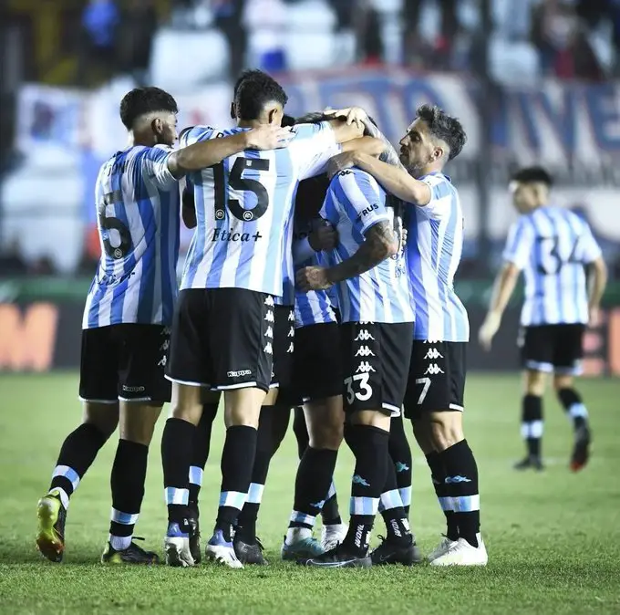 Racing festejó contra Arsenal