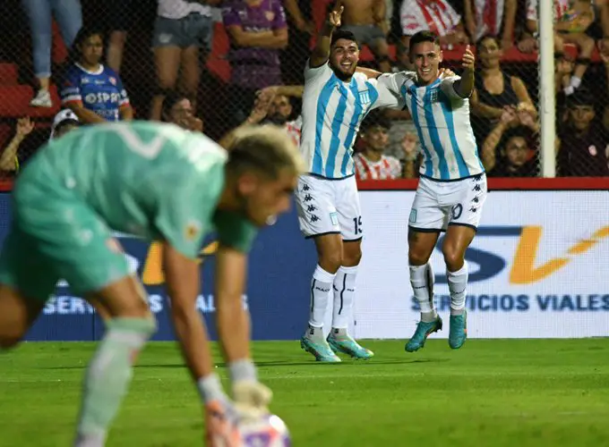 Festejo de Racing contra Unión