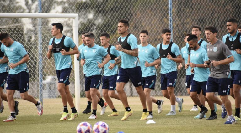 Racing plantel Gago concentración