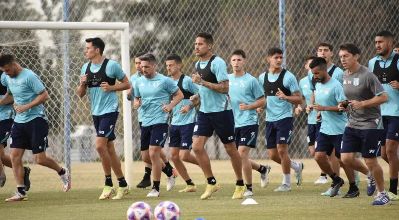 Racing plantel Gago concentración