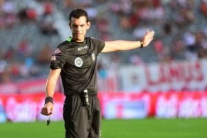 árbitro de Racing con Newell's