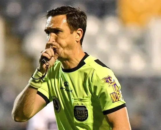 El árbitro de Racing con Defensa y Justicia