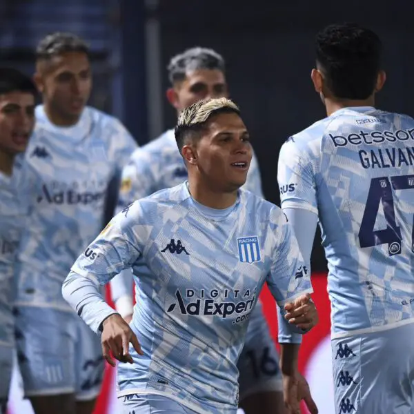 Racing contra Newell's y un partido de seis puntos