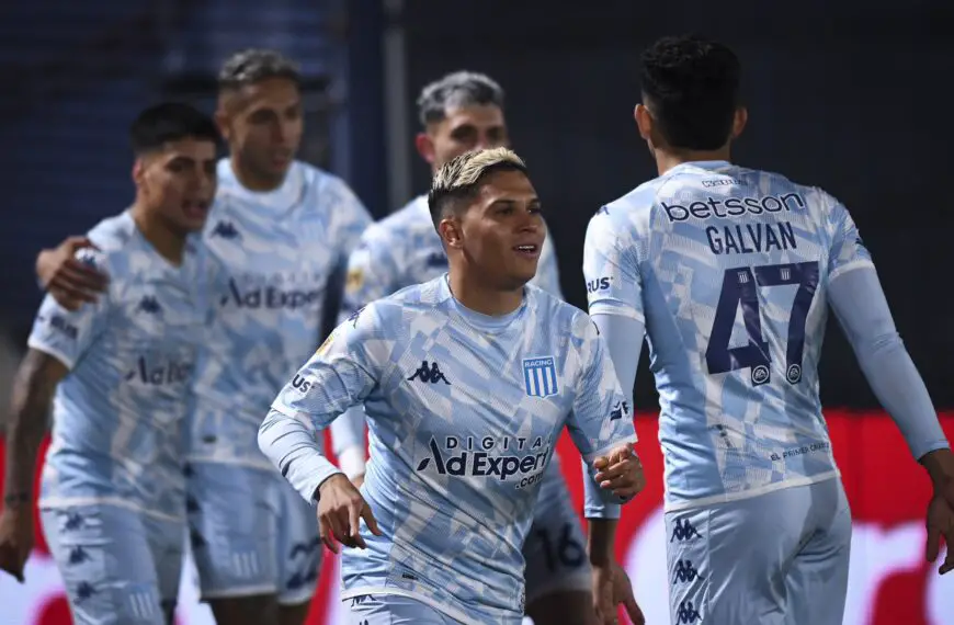 Racing contra Newell's y un partido de seis puntos