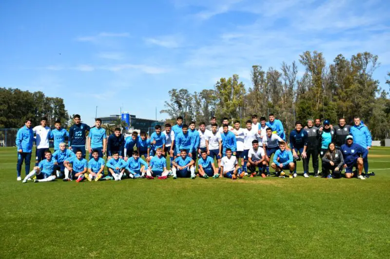 Pibes Racing amistoso selección