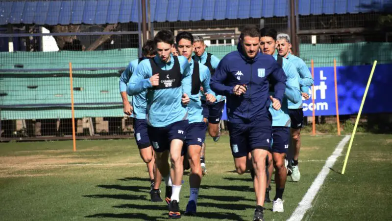 Racing refuerzos Almendra Juanfer Copa Libertadores