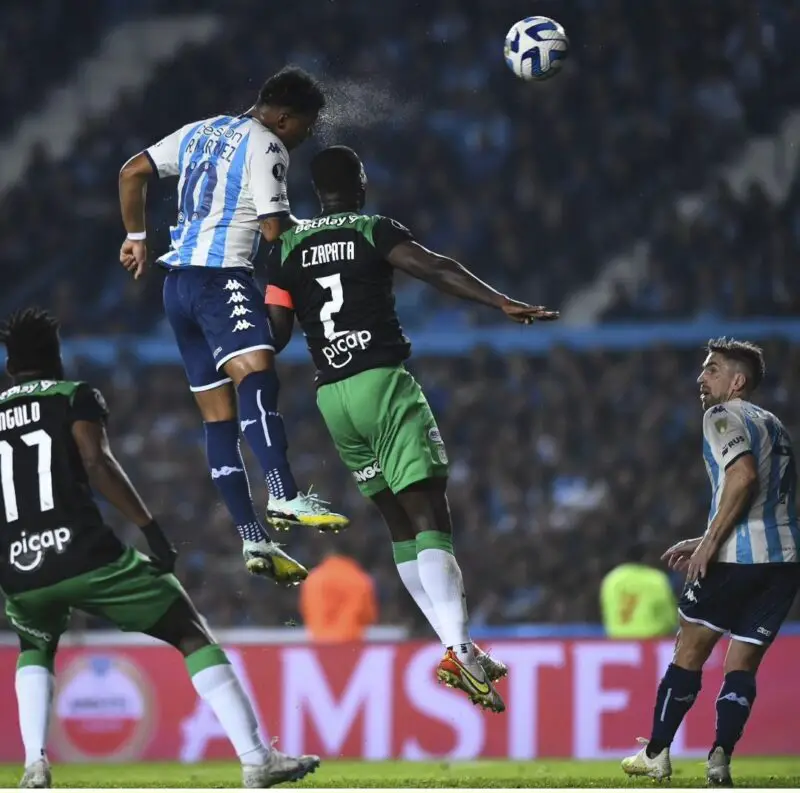 Roger Martínez gol Racing Libertadores