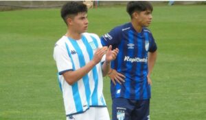 El pibe de Racing que hizo tres goles y otro que puso cuatro asistencias