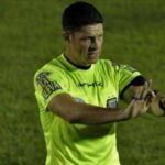 El árbitro de Independiente con Racing en medio de enojo y polémica