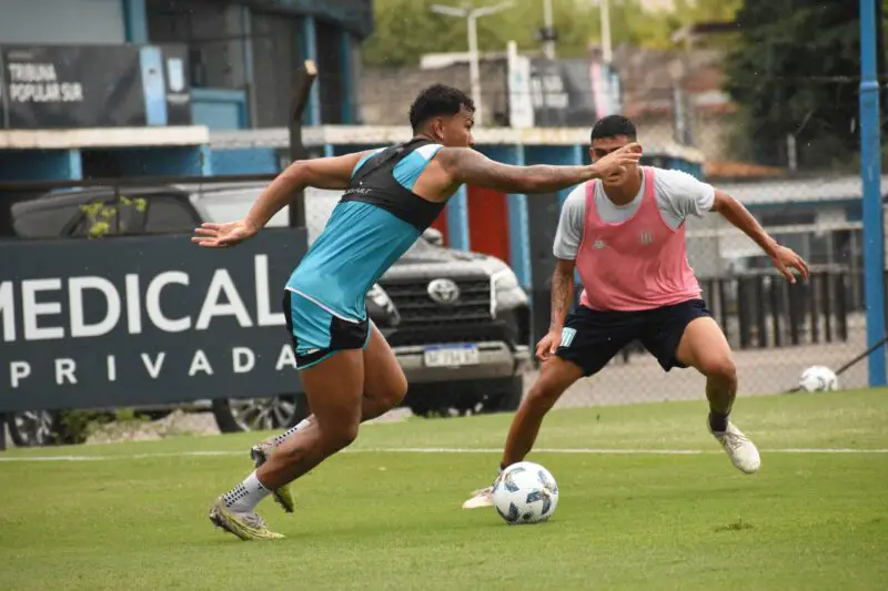 Racing formación Sarmiento