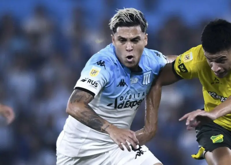 Racing Defensa Juanfer Quintero