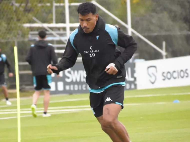 Roger Martínez en Racing no llega