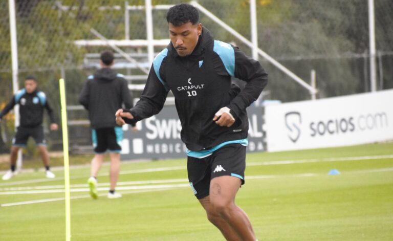 Roger Martínez en Racing no llega