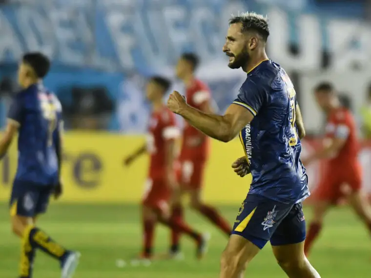 Elordi es refuerzo de Racing