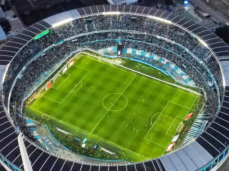 Racing con Banfield vuelve al Cilindro