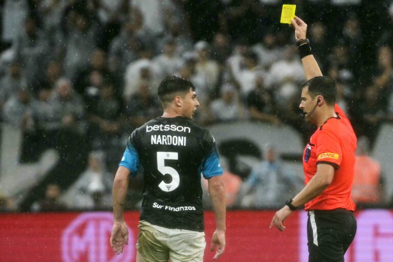 Nardoni en Racing con Corinthians llega al límite