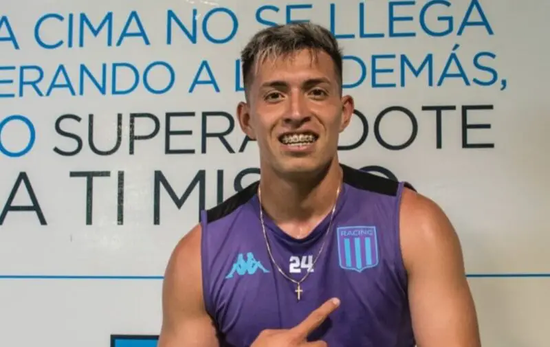 Adrián Fernández es un refuerzo en Racing que con Vergara pierde terreno