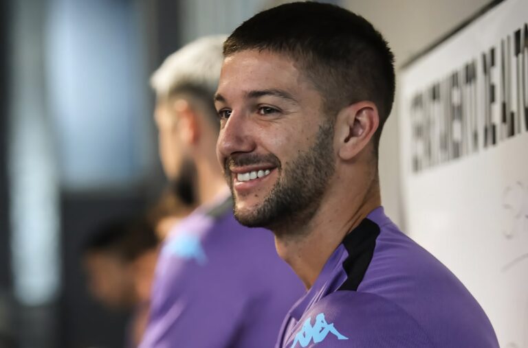 Solari o Vietto es la duda de Costas en la formación de Racing con Platense