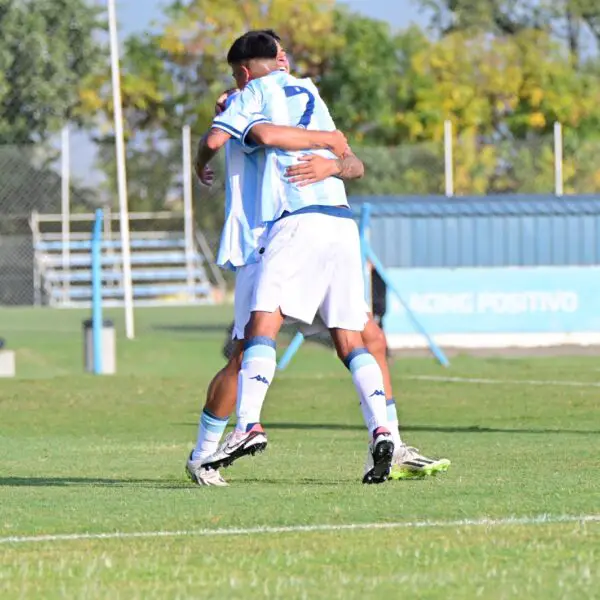 Dos goleadas y la Séptima como única puntera en Racing