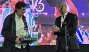 Se viene otra distinción para Costas en Racing: detalles