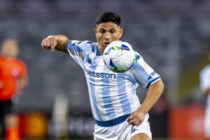 Salas explicó el golazo que hizo en Racing contra Defensa