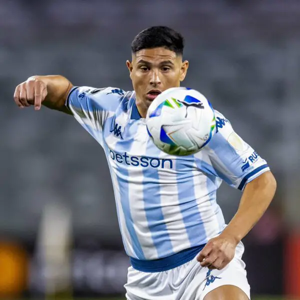Salas explicó el golazo que hizo en Racing contra Defensa