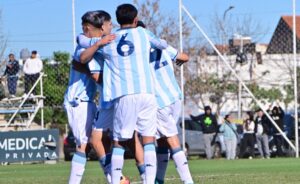 Sensación: líder y Goleada de la Séptima en Inferiores de Racing