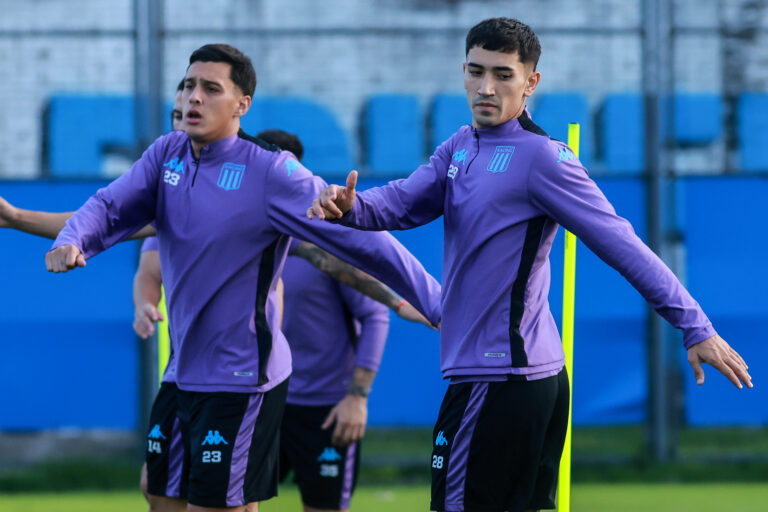 formación de Racing con River Clausura