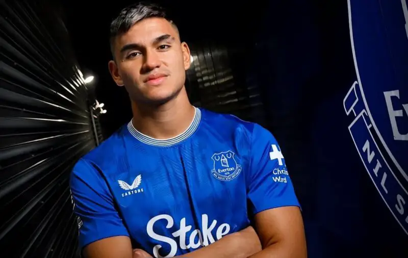 Racing Alcaraz Everton compra