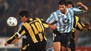 El último cruce de Racing - Peñarol por la Libertadores