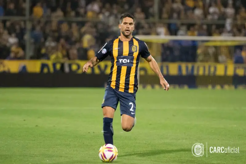 Racing Caruzzo Vergara refuerzo