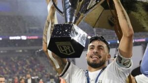 Otro guiño a Racing de Nacho Vázquez, campeón con Platense