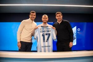 Insólita curiosidad de cláusulas de Conechny y Torres en Racing